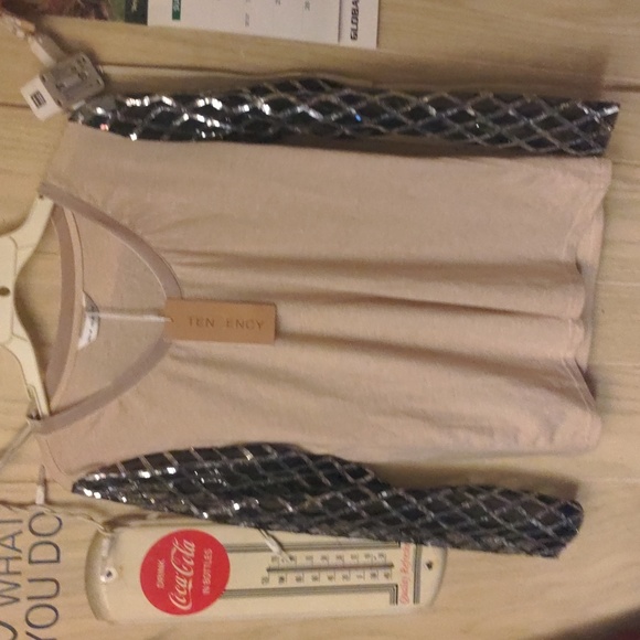 Tendency NWT Medium Unique Sparkly long sleeve shirt sheer sleeves - Picture 15 of 16